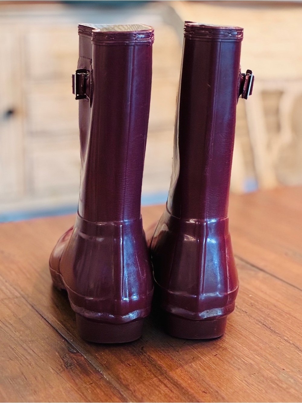 Hunter Red Gloss Rain Boots. Short with buckle. Unisex size men 8 women 9 - Picture 5 of 11